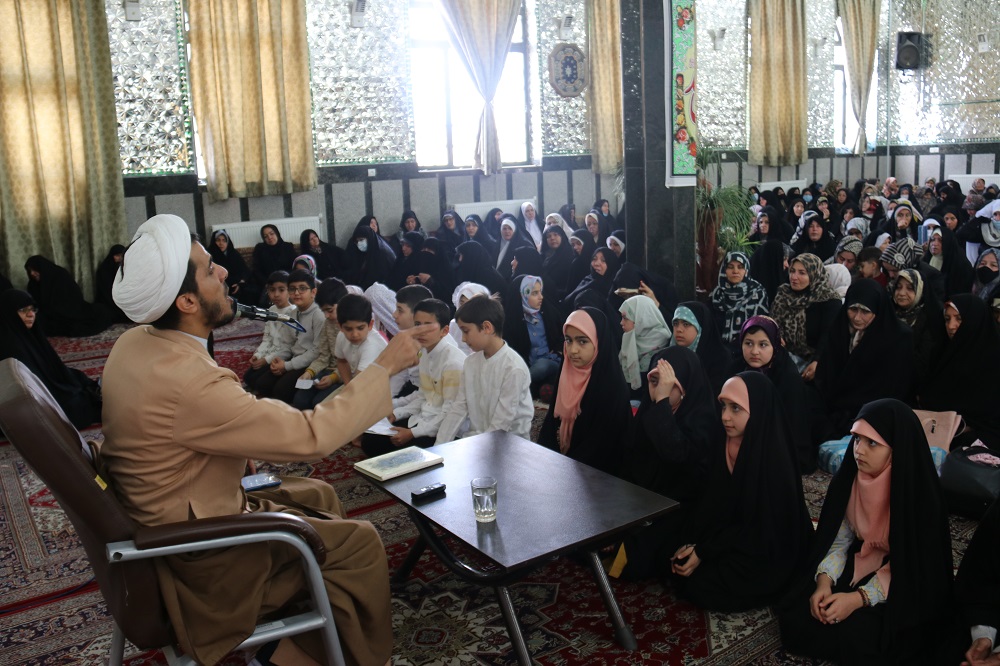 تصاویر/ اجتماع بانوان مهدوی ارومیه در امامزاده غریب حسن