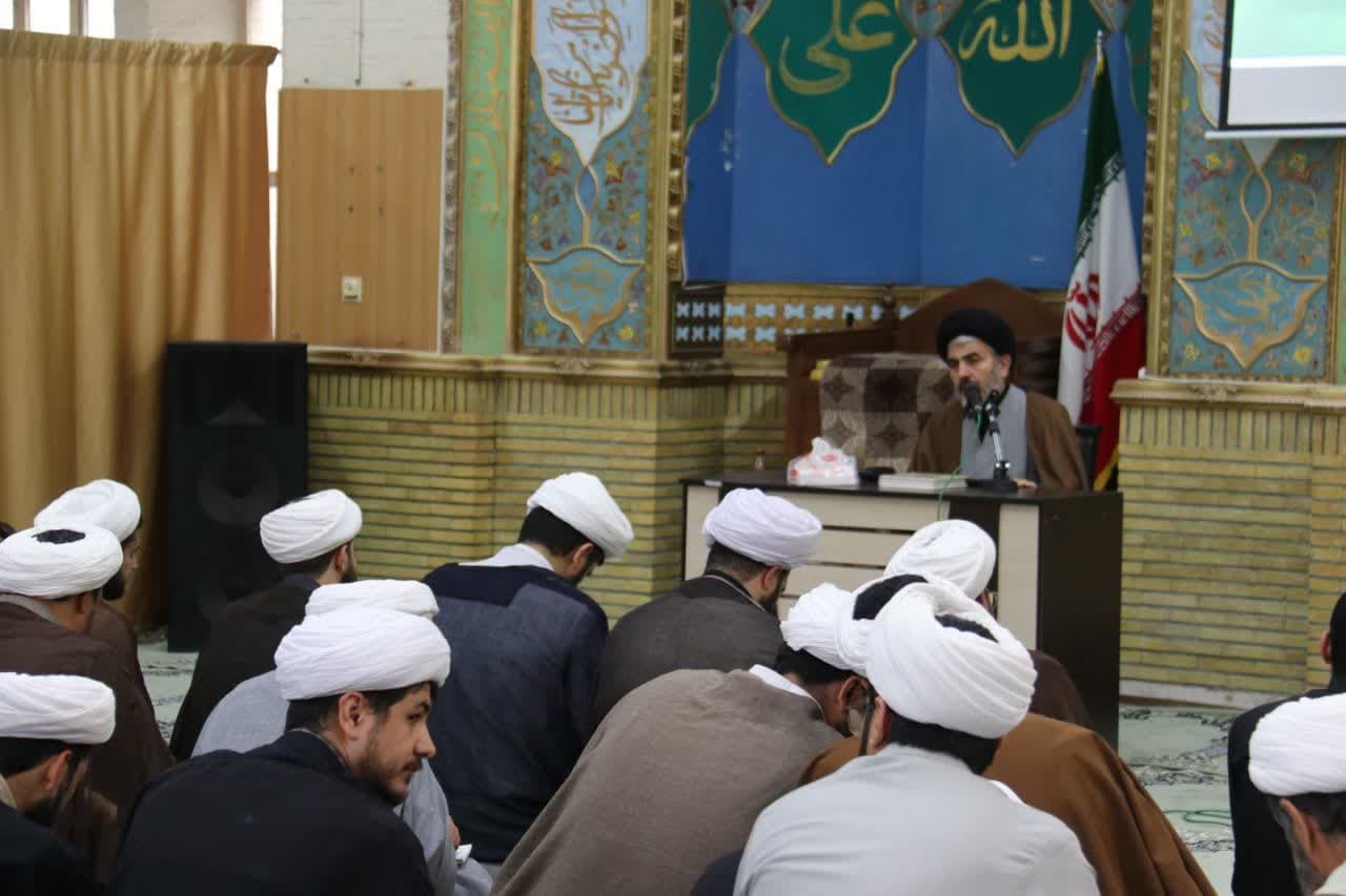 تصاویر/ همایش روحانیون کنشگر جهاد تبیین ارومیه