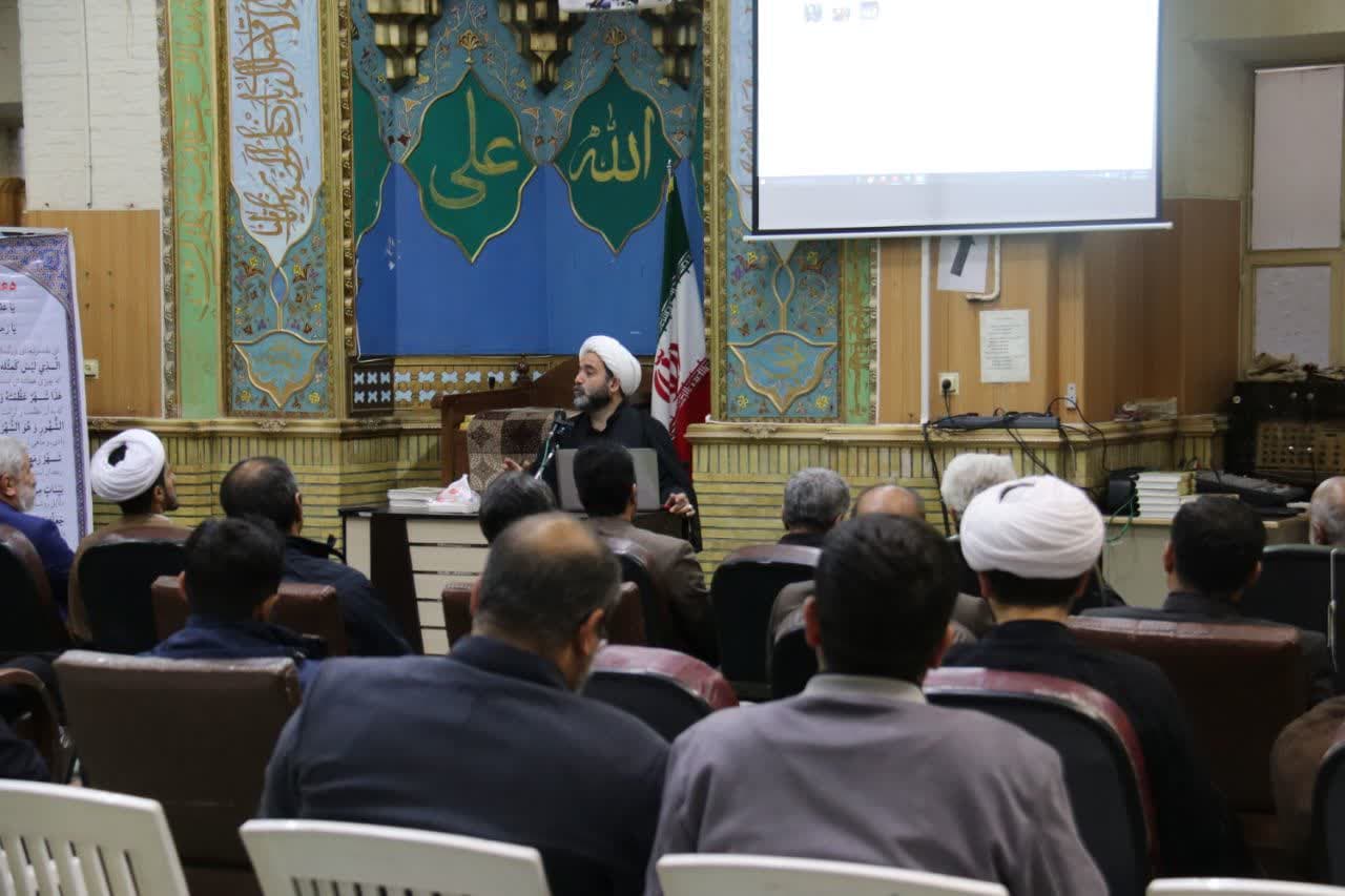 تصاویر/ همایش اجتماع مادحین کنشگر جهاد تبیین در ارومیه