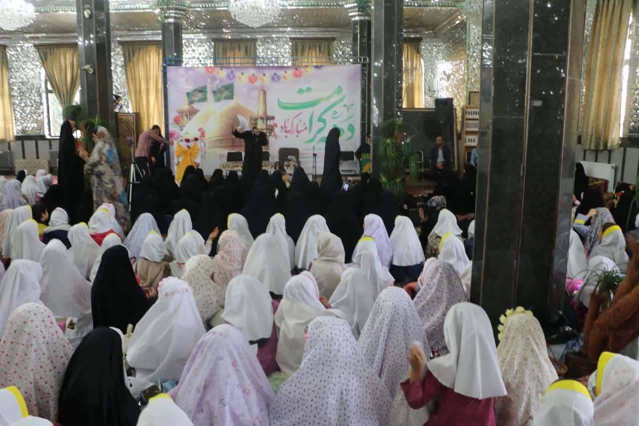 تصاویر/ جشن روز دختر و تقدیر از نخبگان فرهنگی در امامزاده غریب حسن ارومیه